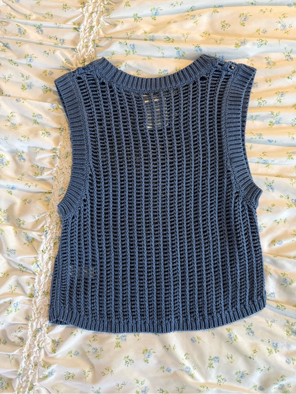 NWOT Aerie Offline Blue Crochet Open-Knit Sleeveless Sweater Vest Crew Neck AEO - Picture 3 of 8
